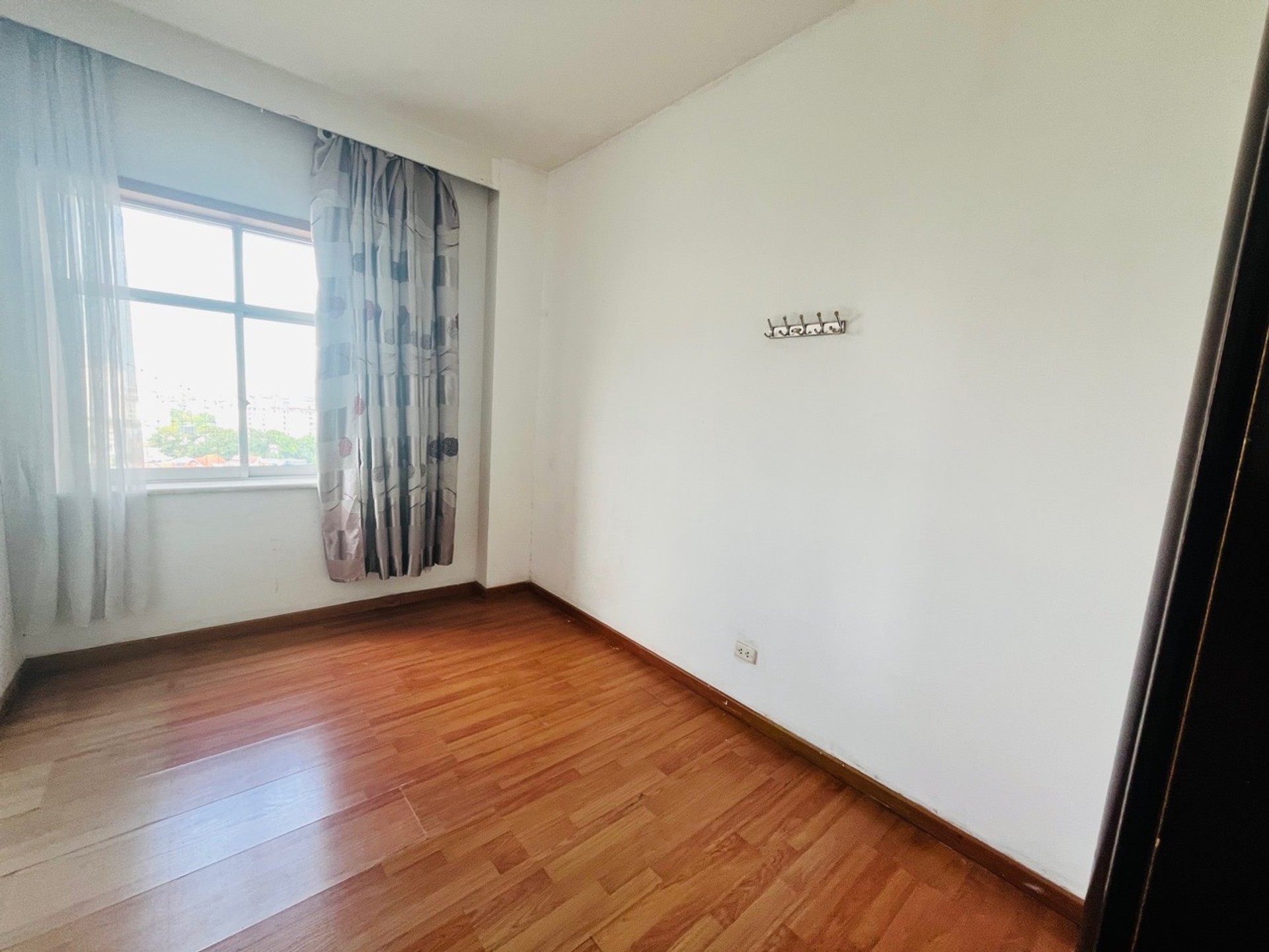 Bán nhà Hoàng Mai - diện tích 78m2 14 tầng - Lô Góc - View Hồ Linh Đàm - giá 5,1 tỷ