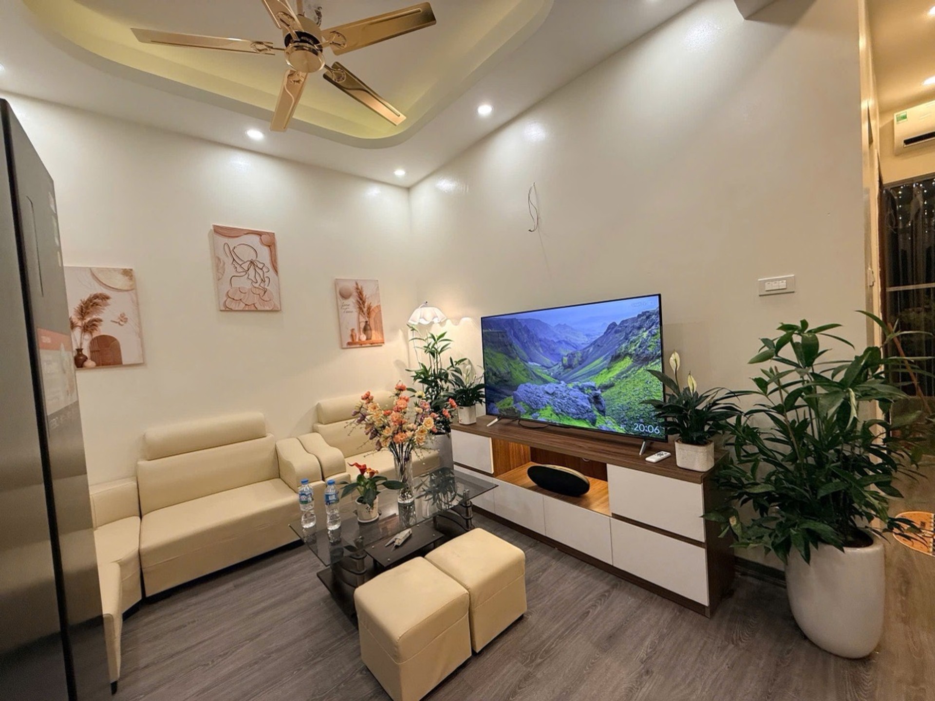 Bán nhà Hồng Hà - diện tích 55m2 18 tầng - vị trí đẹp, pháp lý rõ ràng - giá 3,95 tỷ