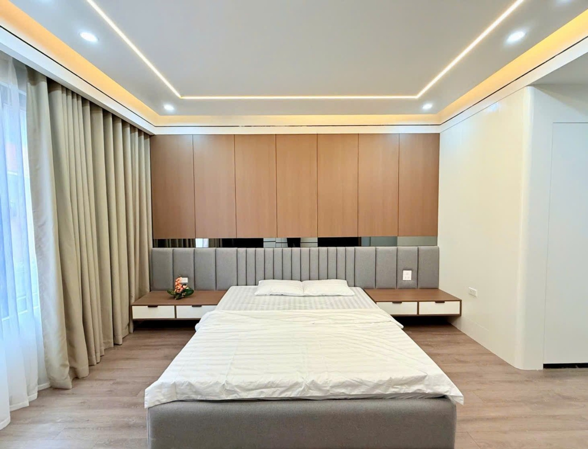 Bán nhà Ngõ 3 ô tô tránh - diện tích 80m2 5 tầng - Thoáng trước, sau - giá 34 tỷ