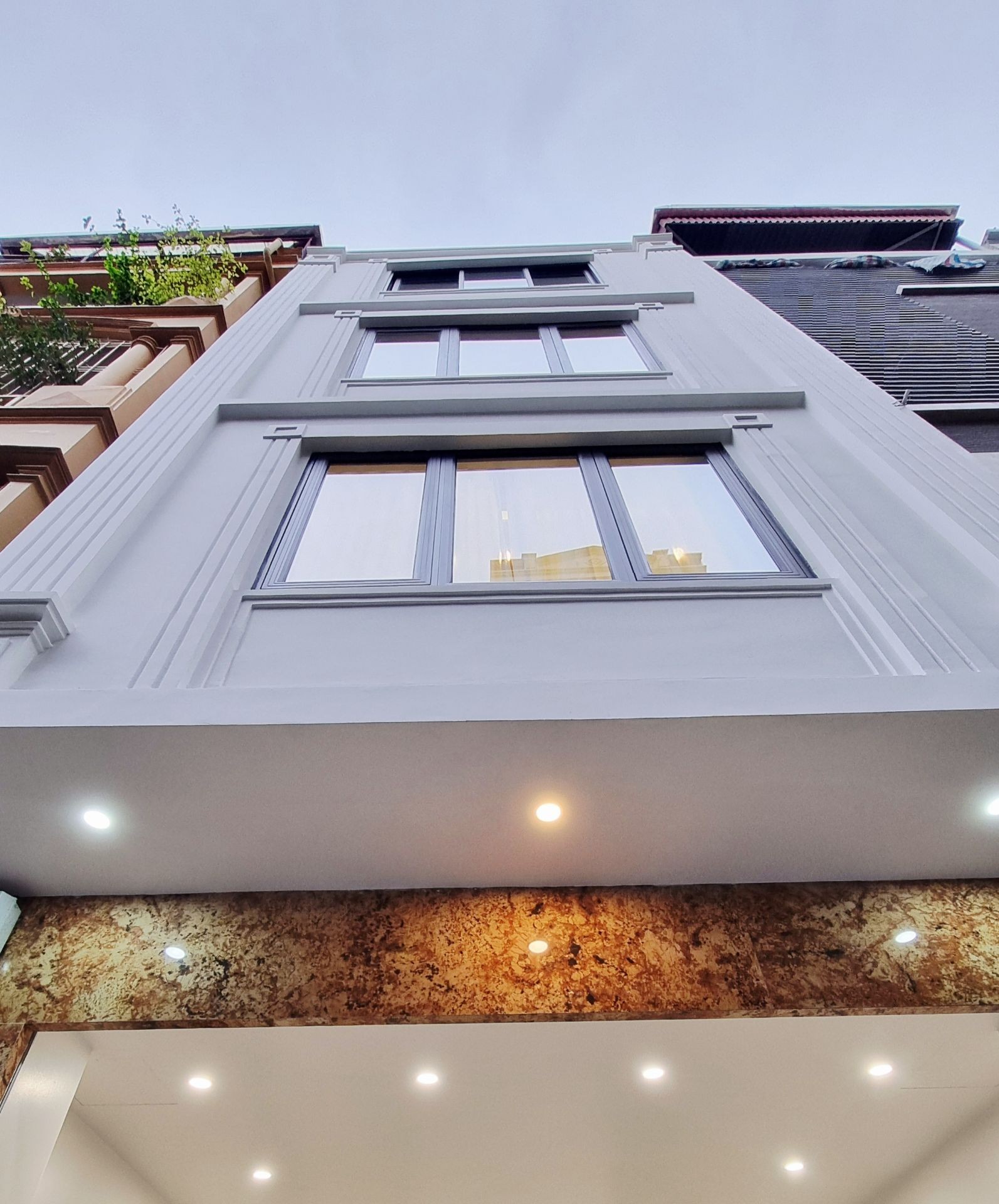 Bán nhà Ngõ 3 ô tô tránh - diện tích 80m2 5 tầng - Thoáng trước, sau - giá 34 tỷ