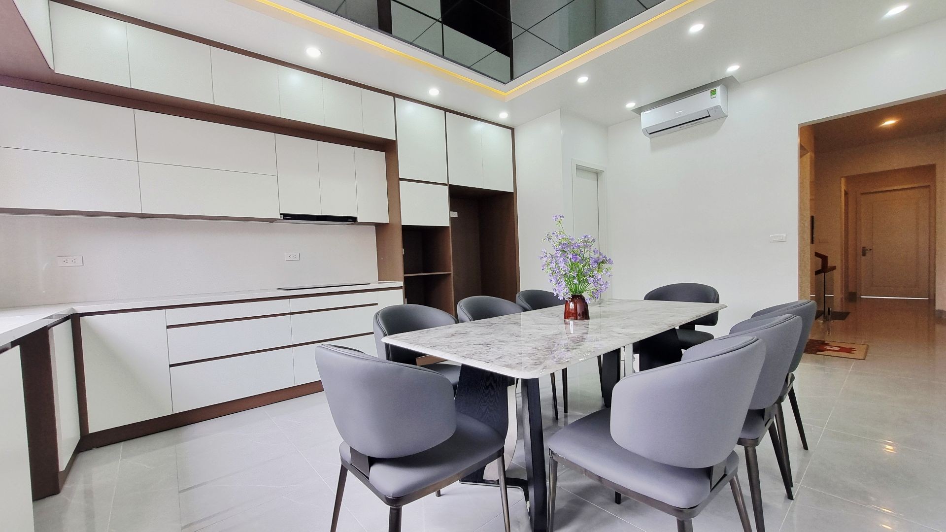 Bán nhà Ngõ 3 ô tô tránh - diện tích 80m2 5 tầng - Thoáng trước, sau - giá 34 tỷ