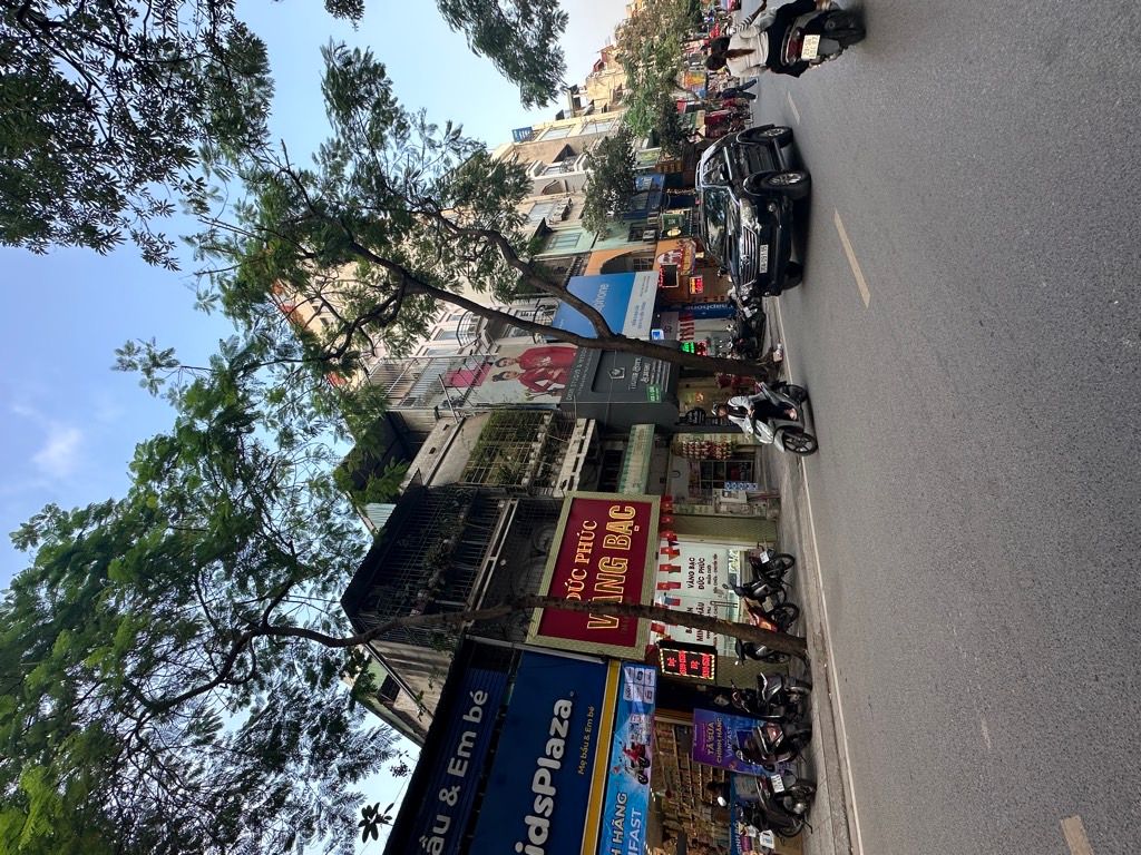 Bán nhà Lạc Trung - diện tích 75m2 3 tầng - Lô góc 2 mặt thoáng - giá 38 tỷ