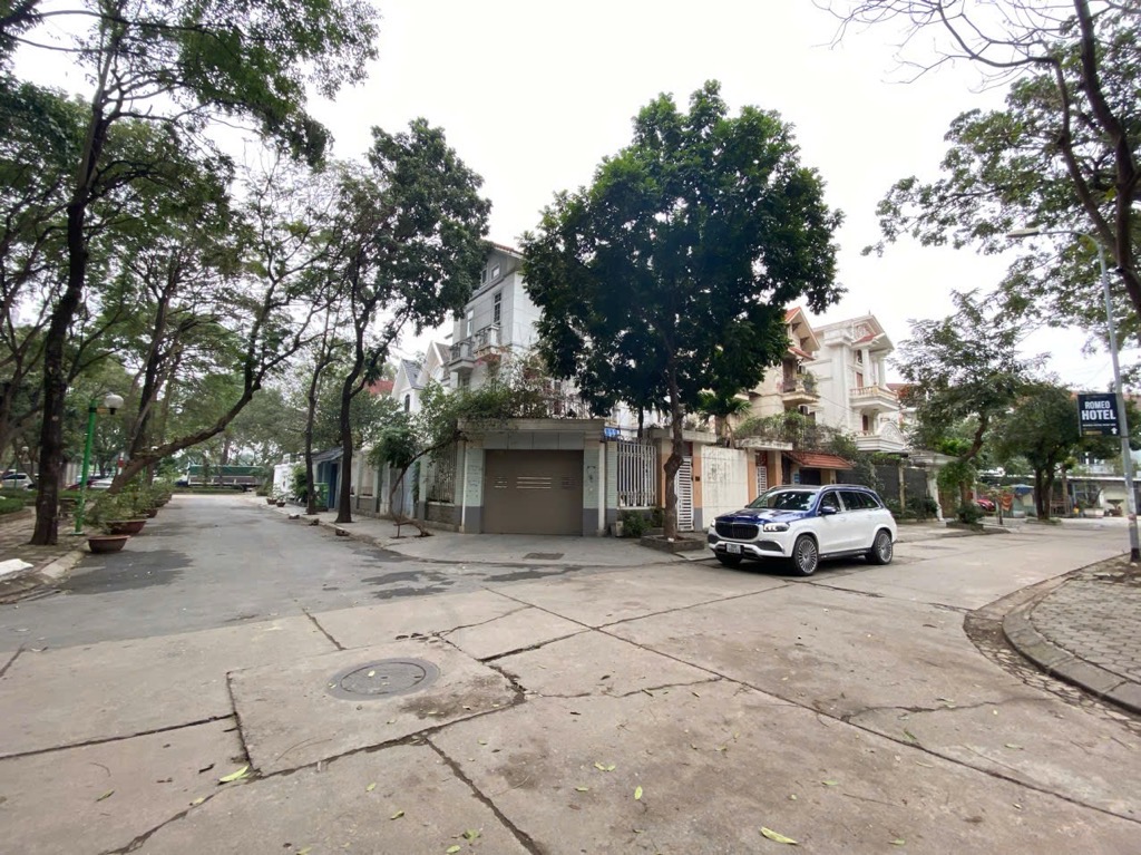 Bán nhà Khu Đô Thị mới Pháp Vân - diện tích 226m2 5 tầng - Biệt thự lô góc - giá 67 tỷ