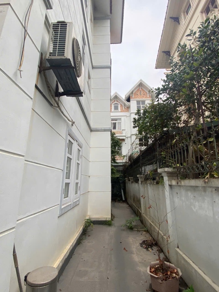 Bán nhà Khu Đô Thị mới Pháp Vân - diện tích 226m2 5 tầng - Biệt thự lô góc - giá 67 tỷ