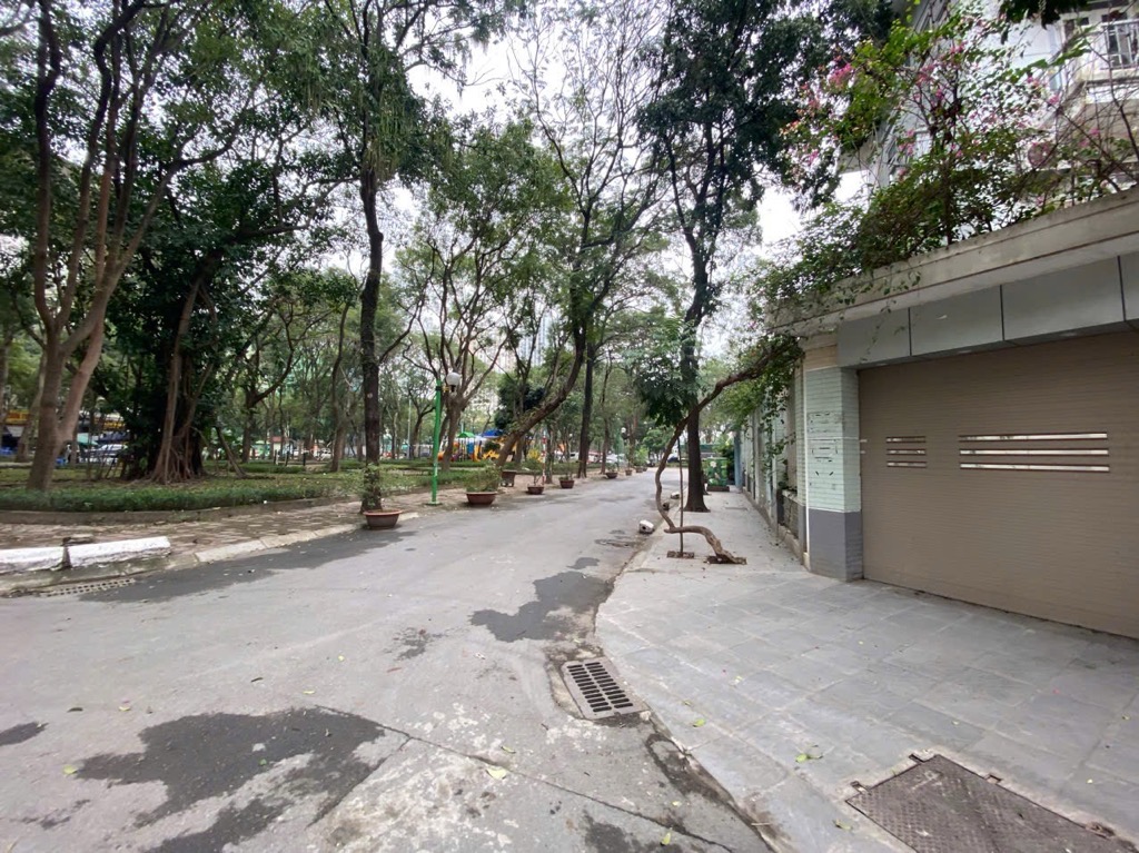 Bán nhà Khu Đô Thị mới Pháp Vân - diện tích 226m2 5 tầng - Biệt thự lô góc - giá 67 tỷ