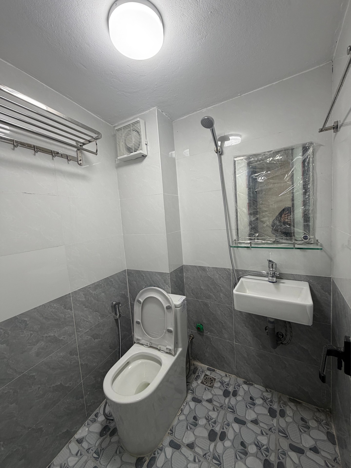 Bán nhà Lĩnh Nam - diện tích 20m2 5 tầng - Nhà mới, 2 mặt thoáng - giá 5 tỷ
