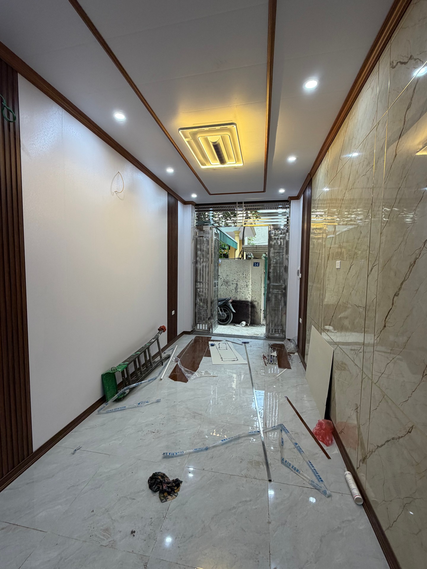 Bán nhà Lĩnh Nam - diện tích 20m2 5 tầng - Nhà mới, 2 mặt thoáng - giá 5 tỷ