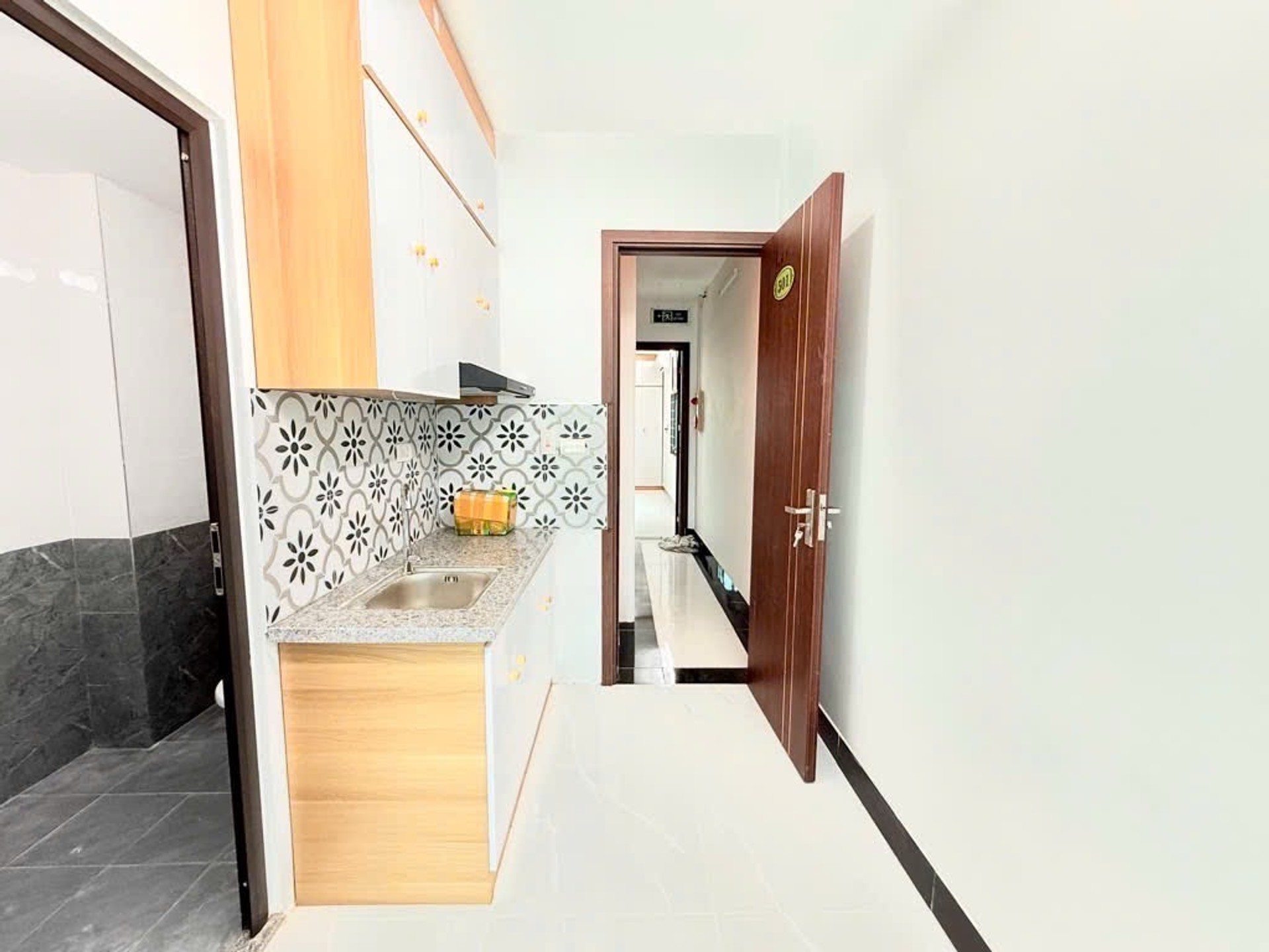 Bán nhà Giải Phóng - diện tích 55m2 6 tầng - thang máy, ô tô tránh - giá 13,95 tỷ