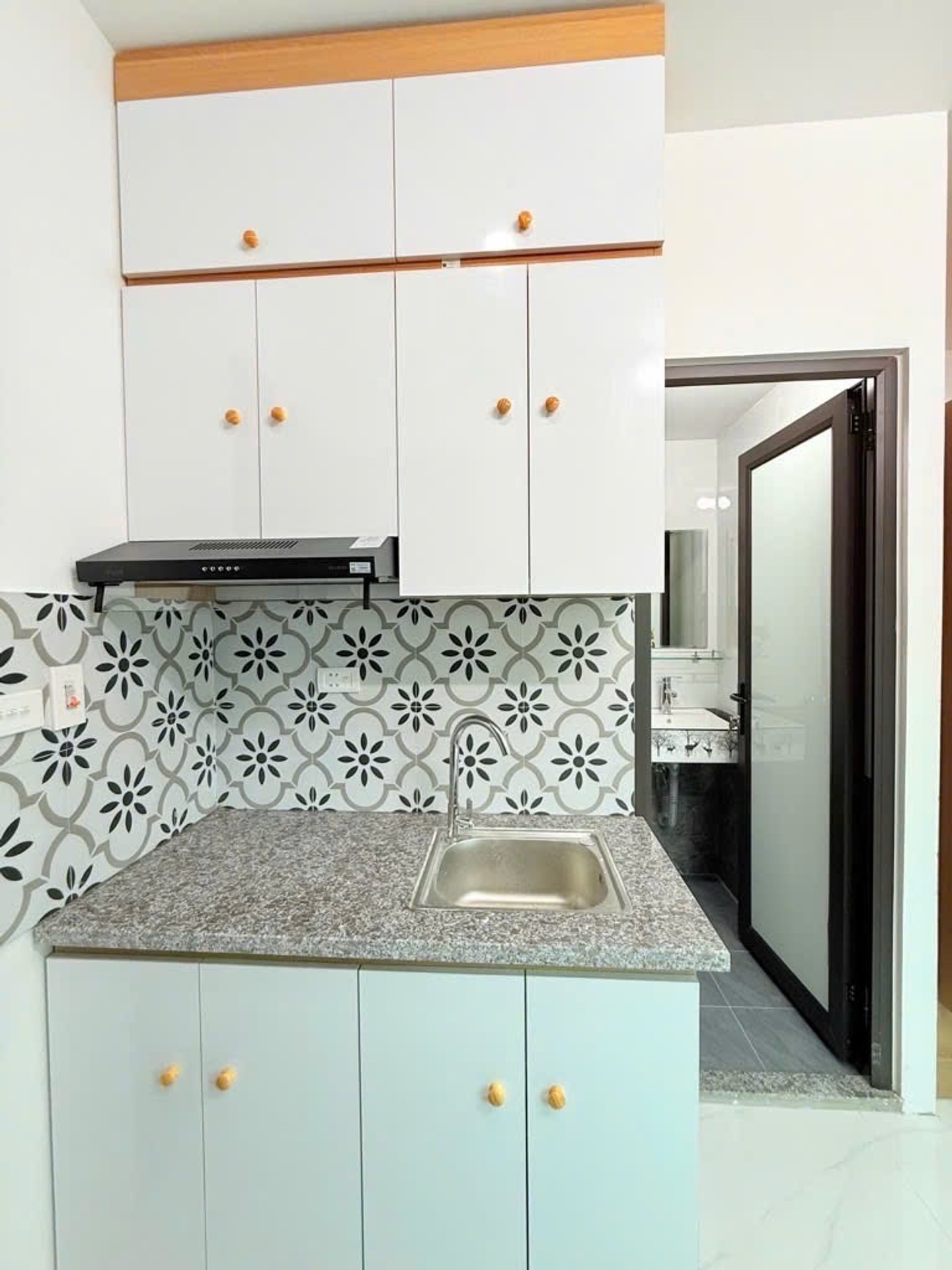 Bán nhà Giải Phóng - diện tích 55m2 6 tầng - thang máy, ô tô tránh - giá 13,95 tỷ