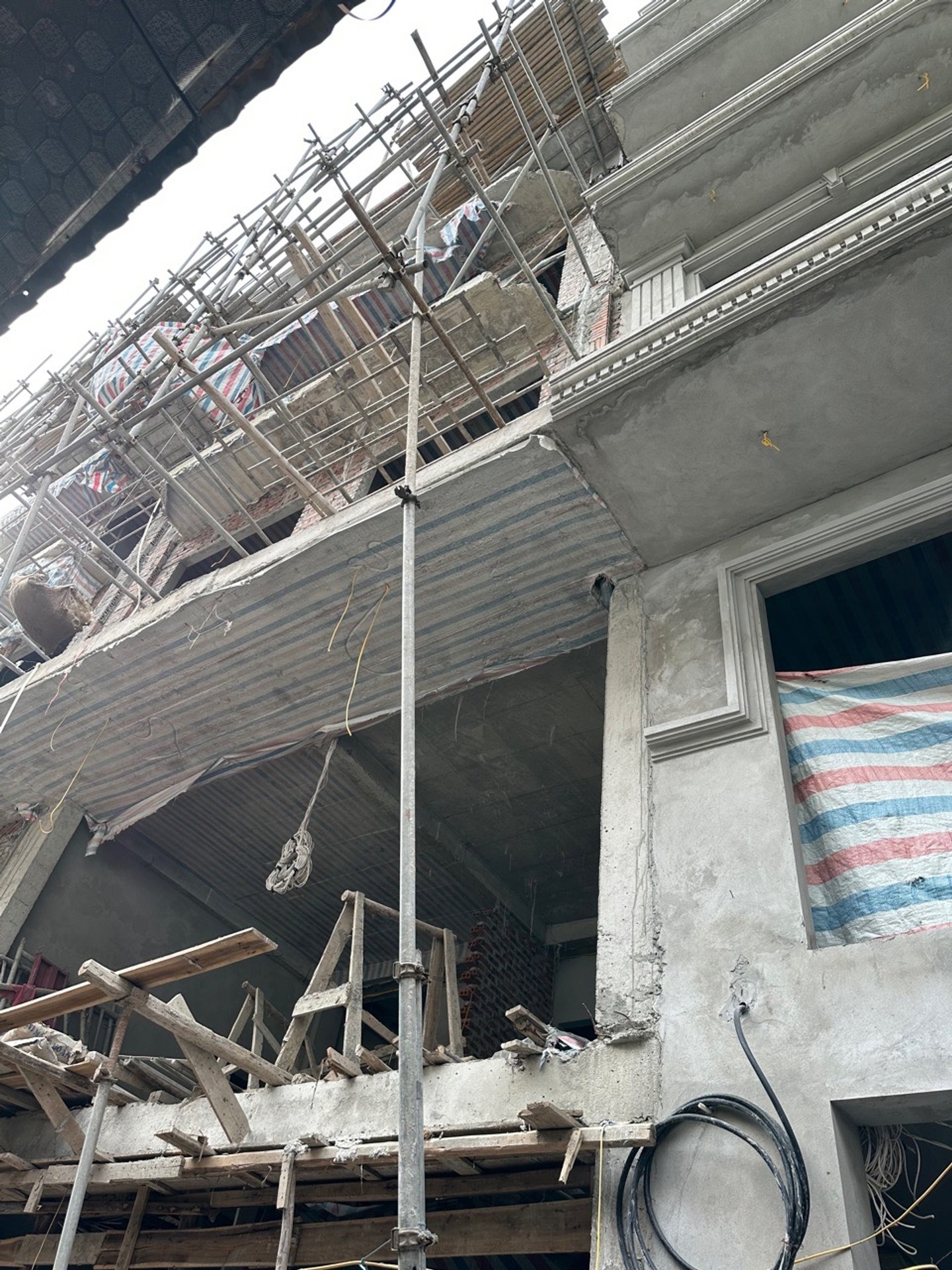 Bán nhà Lương Khánh Thiện - diện tích 54m2 7 tầng - Ô tô đỗ cửa - giá 18 tỷ