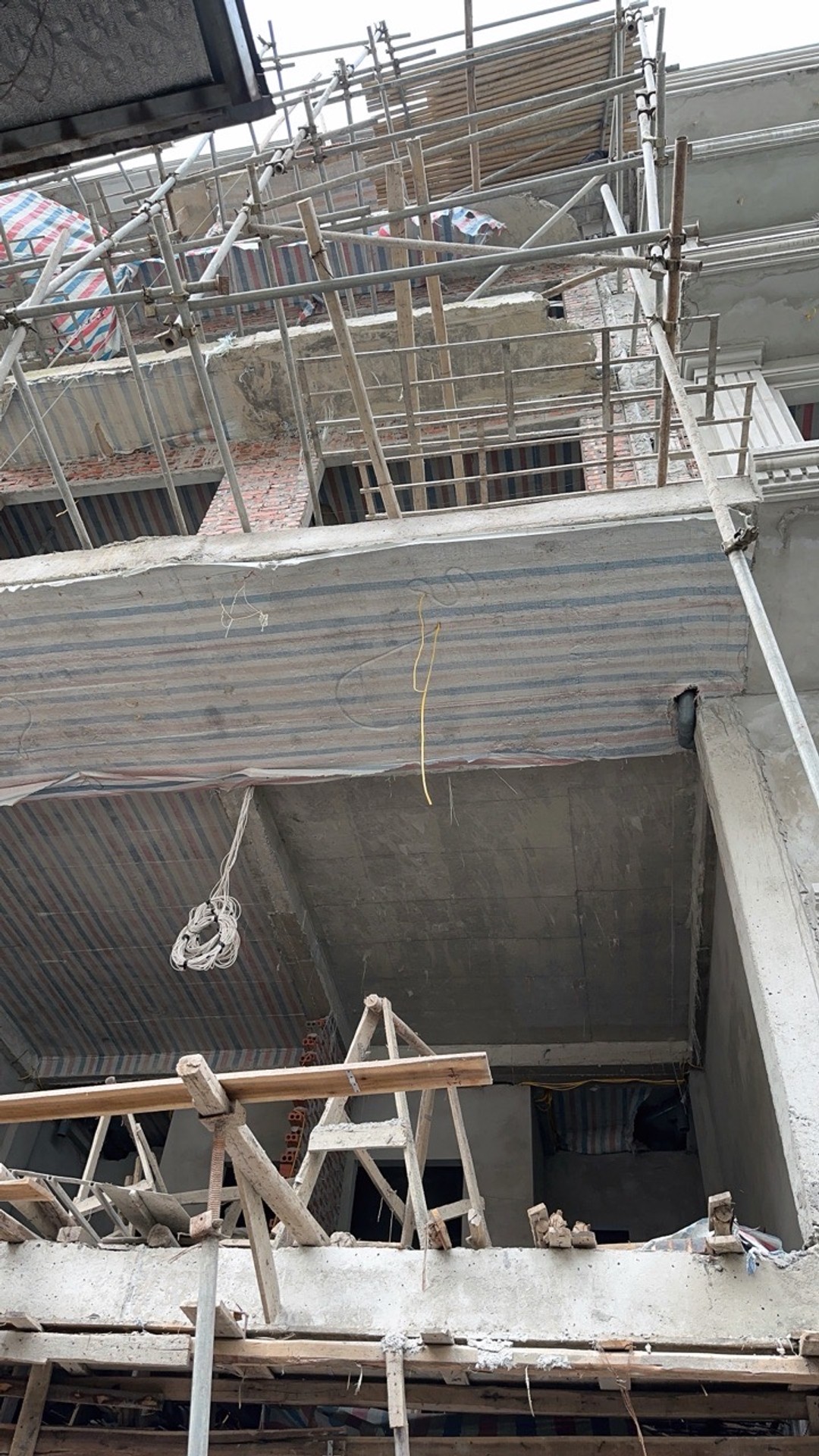Bán nhà Lương Khánh Thiện - diện tích 54m2 7 tầng - Ô tô đỗ cửa - giá 18 tỷ