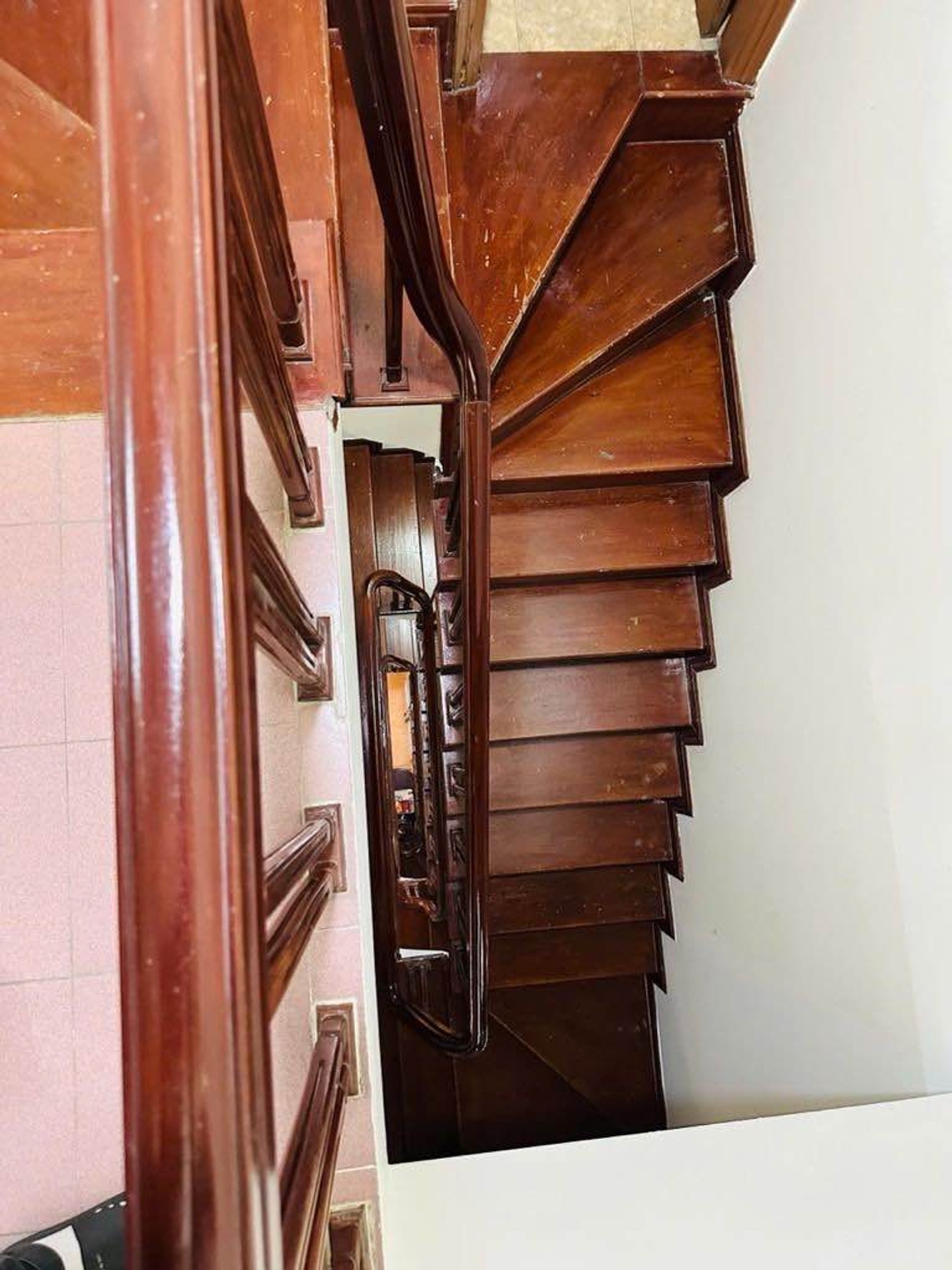 Bán nhà Trần Quý Cáp - diện tích 69m2 5 tầng - Ô TÔ - giá 31 tỷ