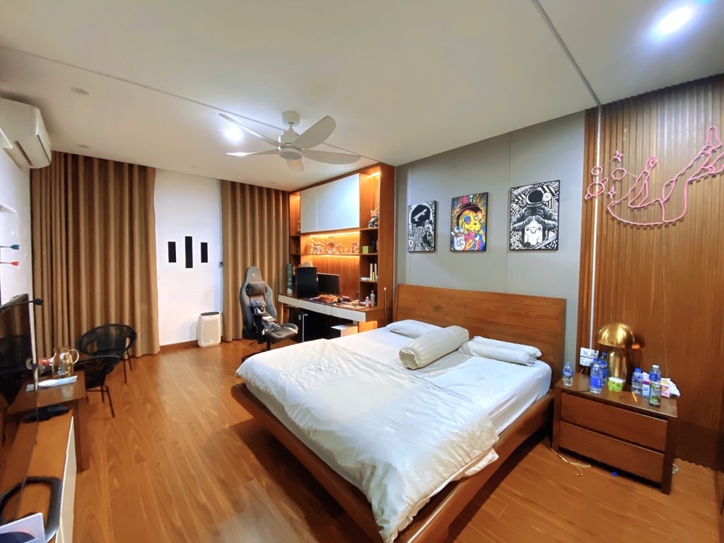 Bán nhà Hồng Hà - diện tích 246m2 6 tầng - Lô góc 2 mặt thoáng - giá 120 tỷ