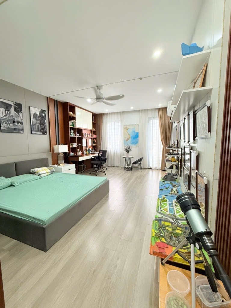 Bán nhà Hồng Hà - diện tích 246m2 6 tầng - Lô góc 2 mặt thoáng - giá 120 tỷ