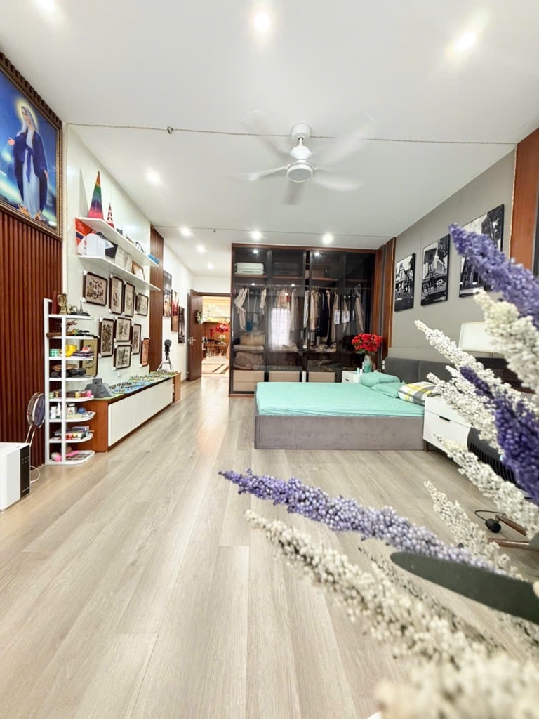 Bán nhà Hồng Hà - diện tích 246m2 6 tầng - Lô góc 2 mặt thoáng - giá 120 tỷ