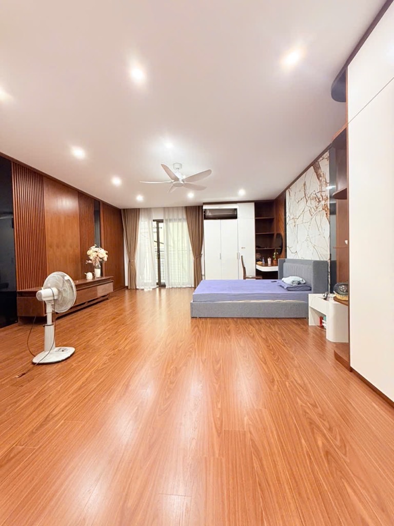 Bán nhà Hồng Hà - diện tích 246m2 6 tầng - Lô góc 2 mặt thoáng - giá 120 tỷ