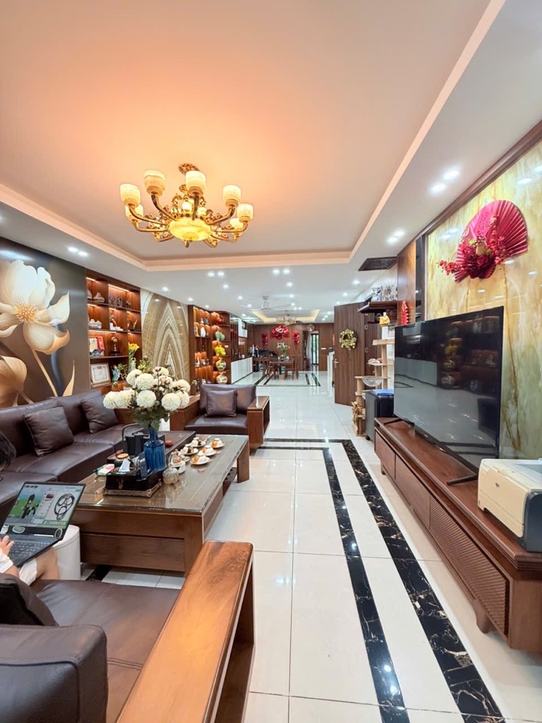 Bán nhà Hồng Hà - diện tích 246m2 6 tầng - Lô góc 2 mặt thoáng - giá 120 tỷ