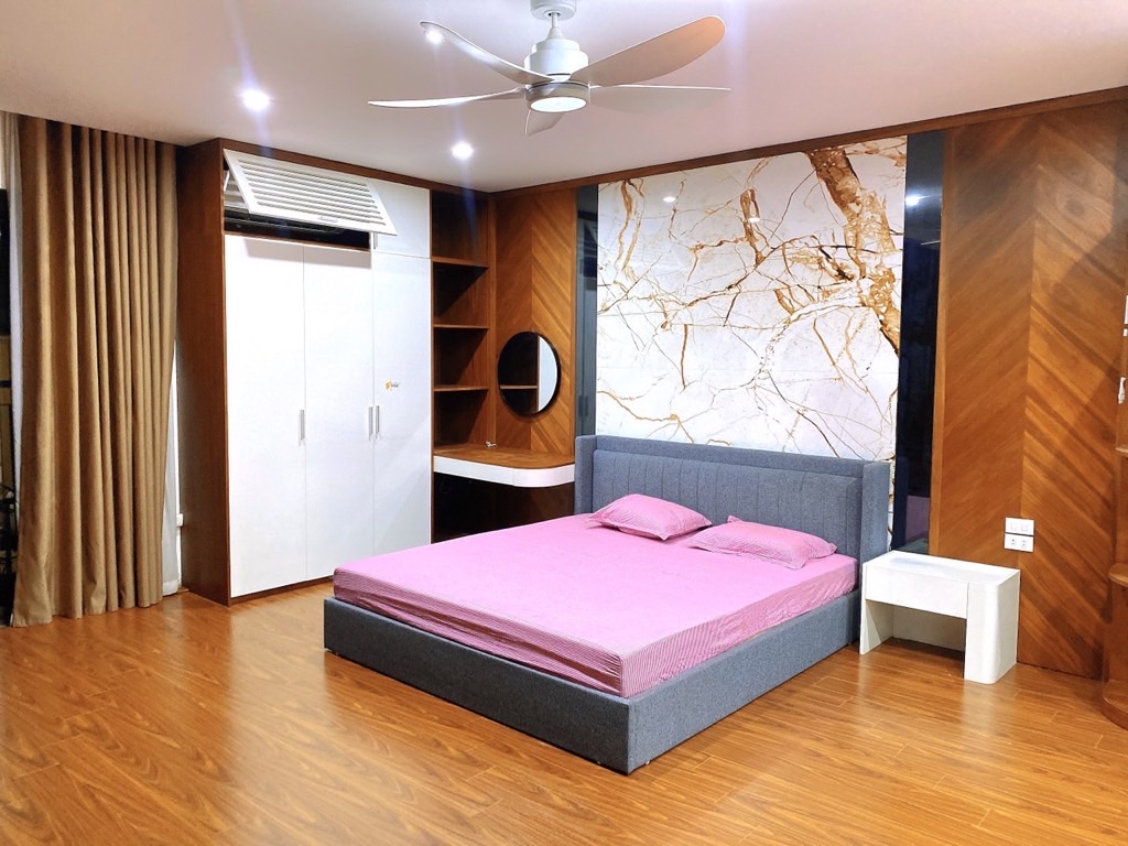 Bán nhà Hồng Hà - diện tích 246m2 6 tầng - Lô góc 2 mặt thoáng - giá 120 tỷ