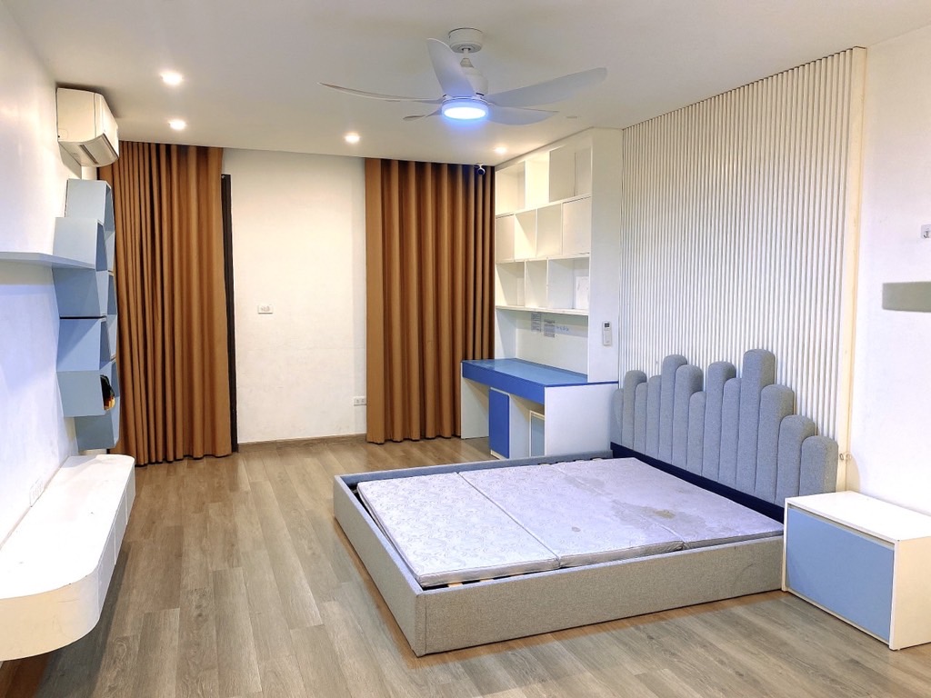 Bán nhà Hồng Hà - diện tích 246m2 6 tầng - Lô góc 2 mặt thoáng - giá 120 tỷ