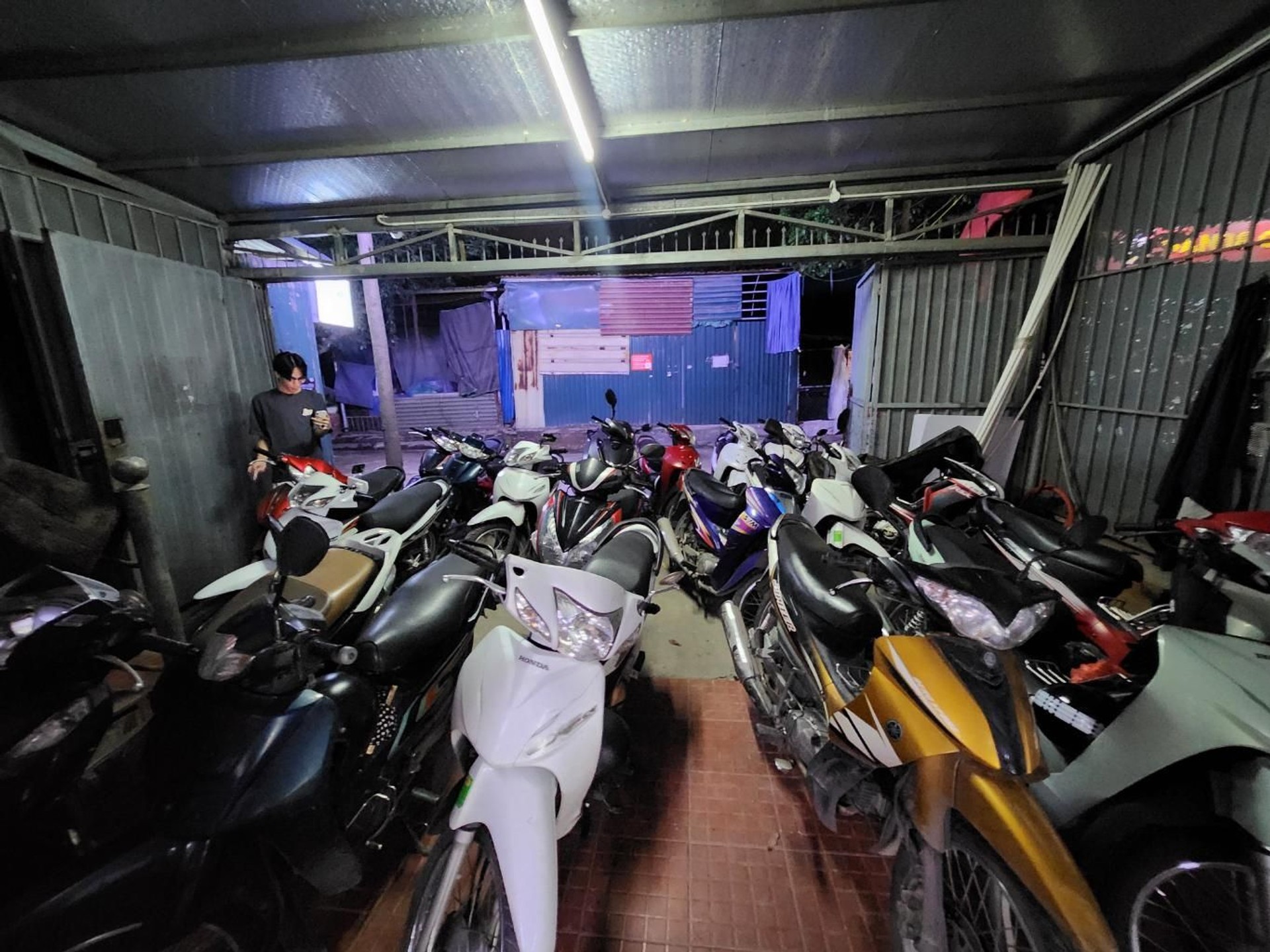 Bán nhà Triều Khúc - diện tích 82.4m2 6 tầng - Nhà 2 mặt tiền, ô tô tránh - giá 43 tỷ