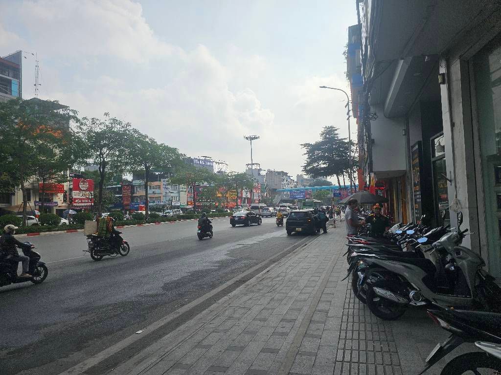 Bán nhà Xã Đàn - diện tích 82m2 4 tầng - Mặt phố VIP - giá 66 tỷ