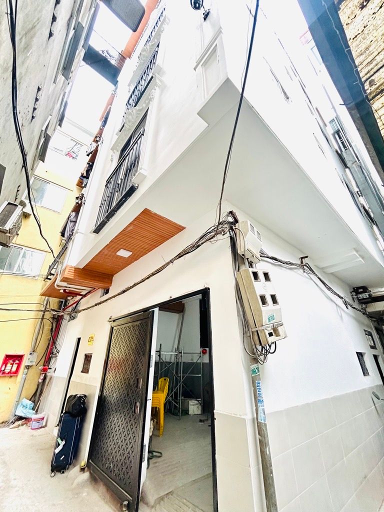 Bán nhà Nguyễn Khoái - diện tích 67m2 6 tầng - Lô góc - giá 10,1 tỷ