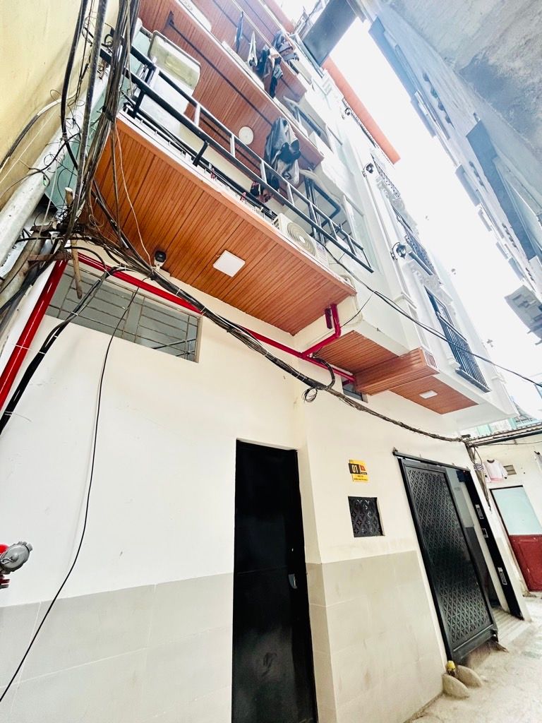 Bán nhà Nguyễn Khoái - diện tích 67m2 6 tầng - Lô góc - giá 10,1 tỷ