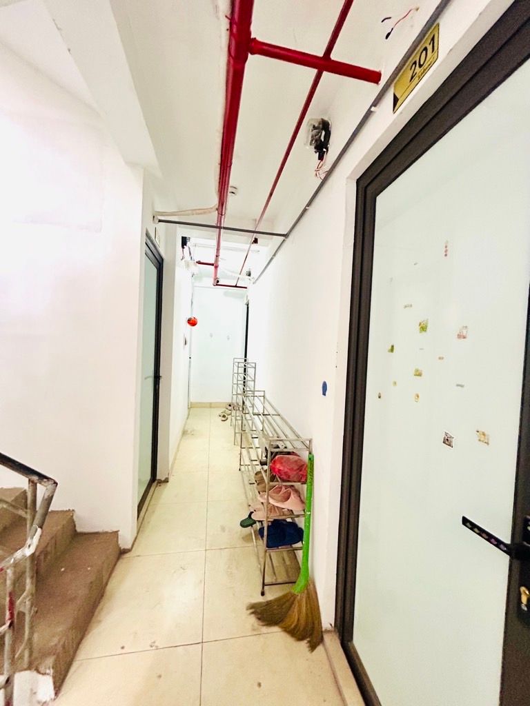 Bán nhà Nguyễn Khoái - diện tích 67m2 6 tầng - Lô góc - giá 10,1 tỷ