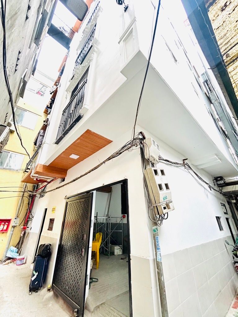 Bán nhà Nguyễn Khoái - diện tích 67m2 6 tầng - Lô góc - giá 10,1 tỷ