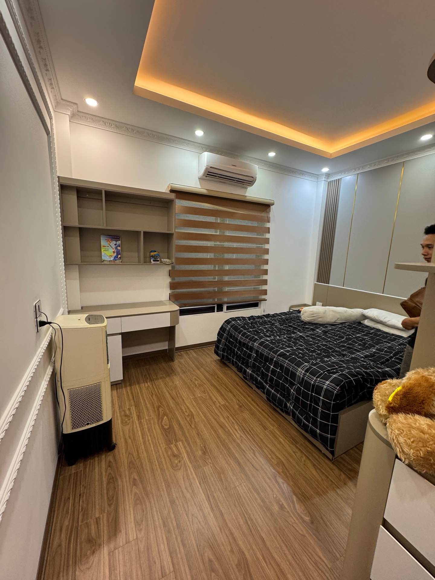 Bán nhà Lĩnh Nam - diện tích 71m2 6 tầng - Lô góc, thang máy - giá 21 tỷ