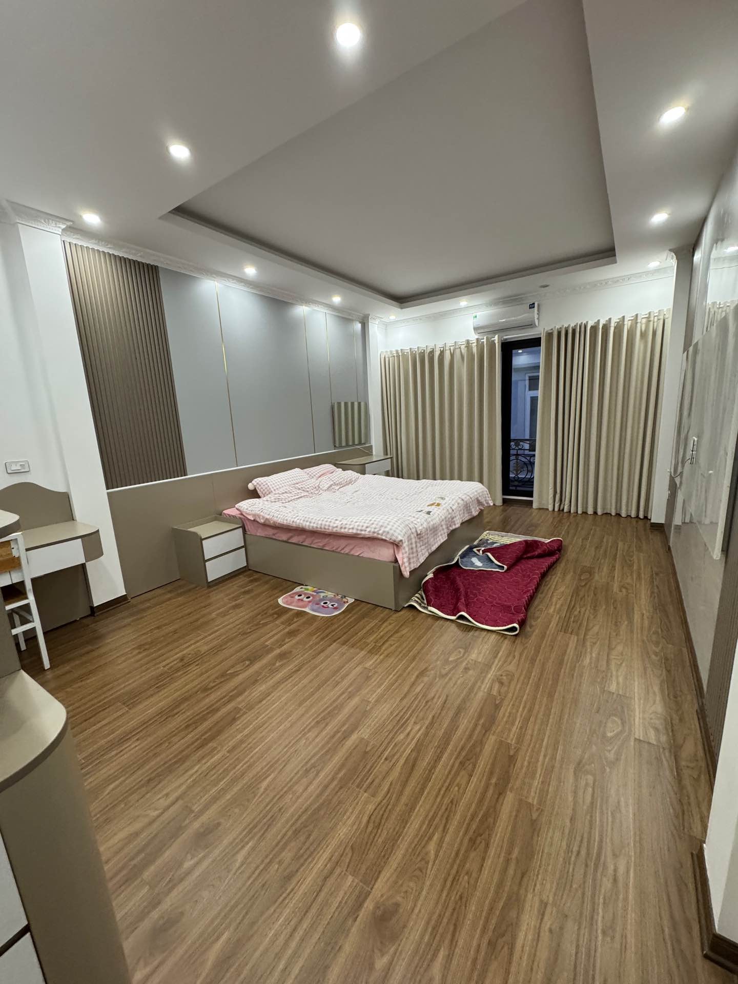 Bán nhà Lĩnh Nam - diện tích 71m2 6 tầng - Lô góc, thang máy - giá 21 tỷ