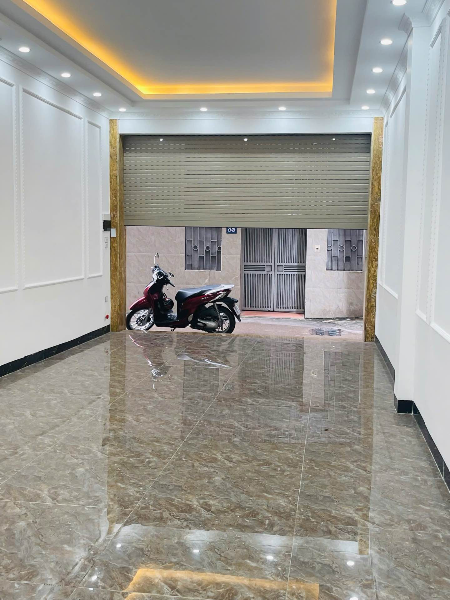 Bán nhà Lĩnh Nam - diện tích 71m2 6 tầng - Lô góc, thang máy - giá 21 tỷ