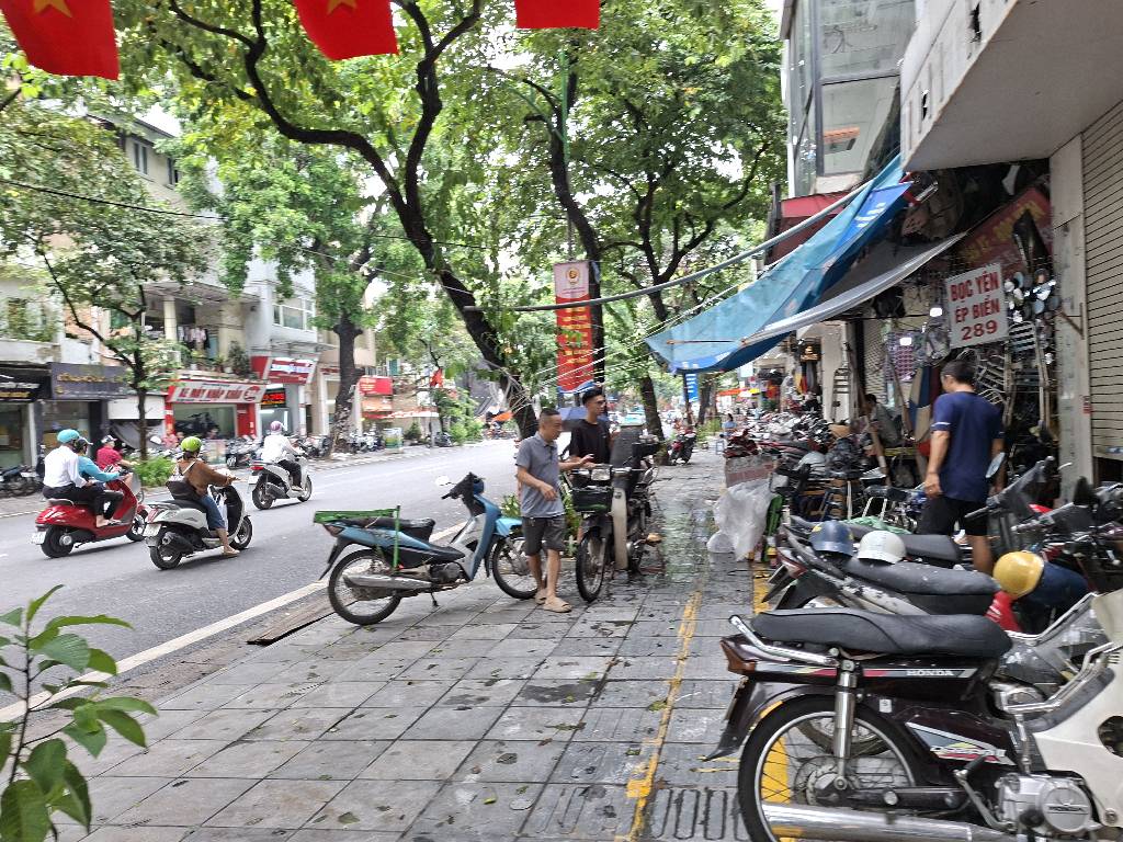 Bán nhà Phố Huế - diện tích 81m2 2 tầng - mặt phố kinh doanh đa dạng - giá 48 tỷ