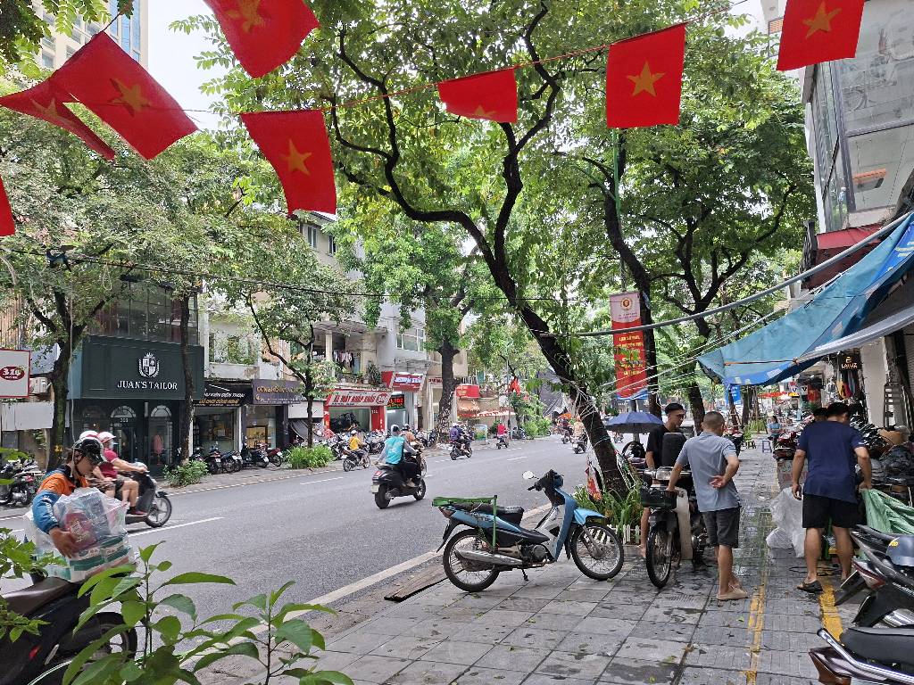 Bán nhà Phố Huế - diện tích 81m2 2 tầng - mặt phố kinh doanh đa dạng - giá 48 tỷ