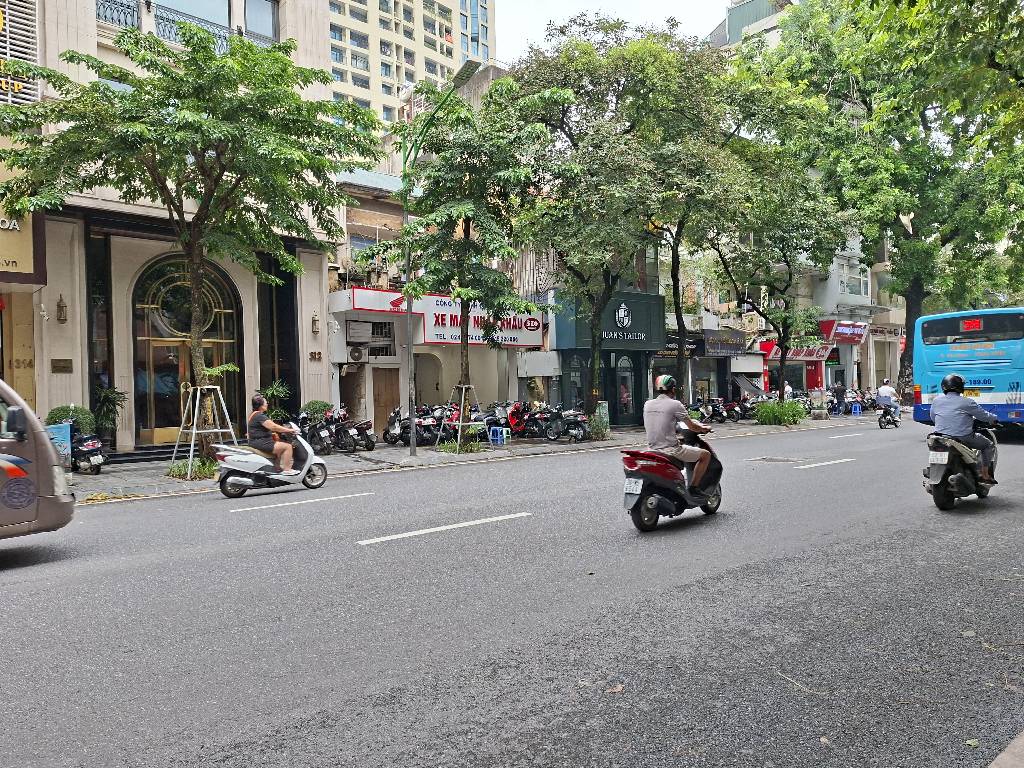 Bán nhà Phố Huế - diện tích 81m2 2 tầng - mặt phố kinh doanh đa dạng - giá 48 tỷ