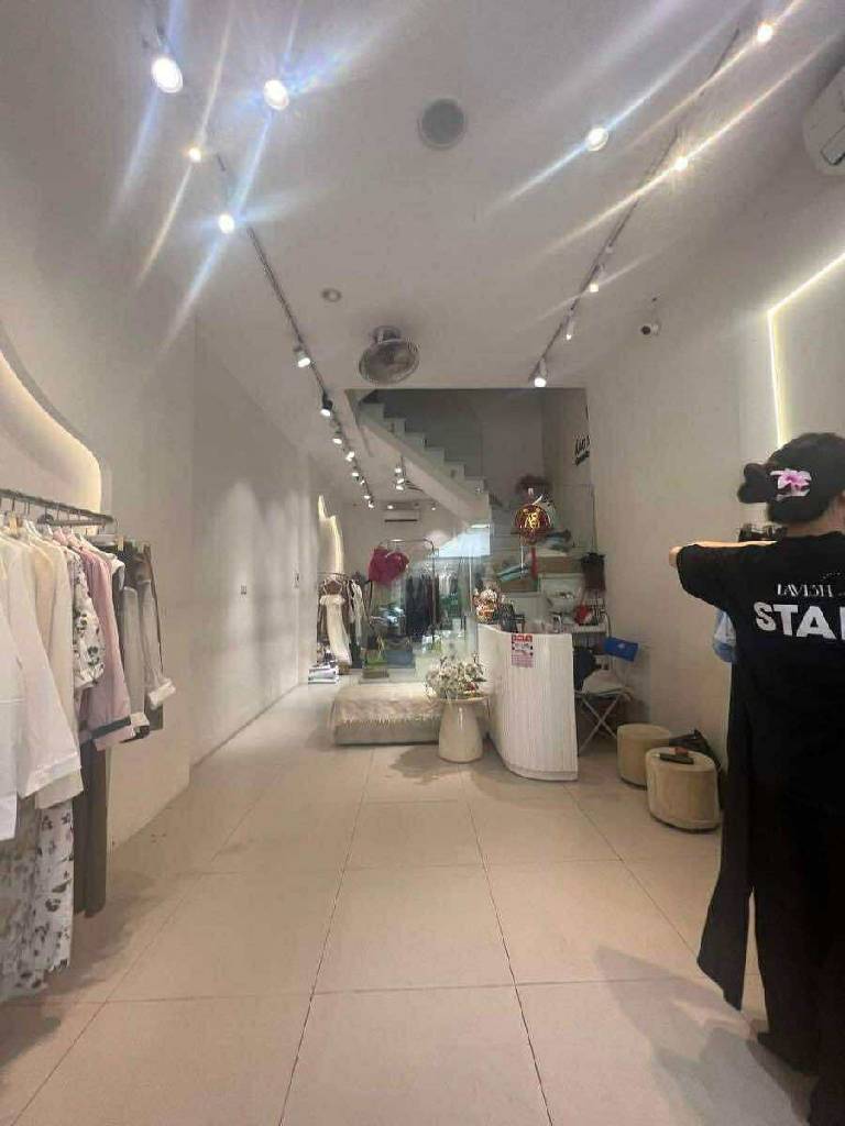 Bán nhà Nguyễn Hy Quang - diện tích 44m2 6 tầng - Mặt phố VIP - giá 35 tỷ