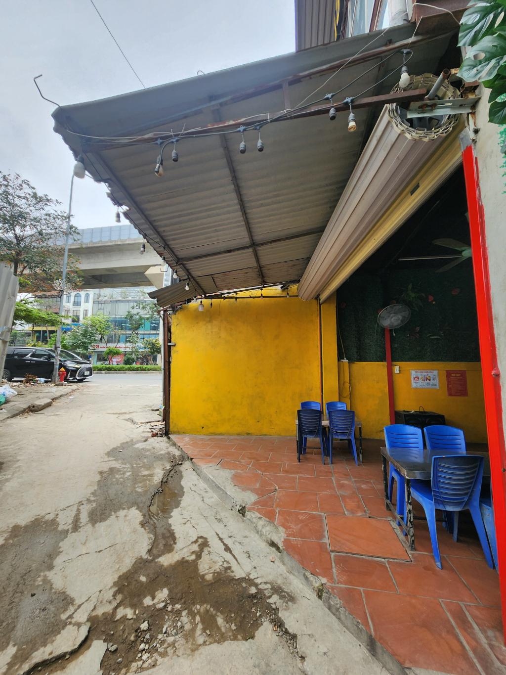 Bán nhà Hoàng Cầu - diện tích 120m2 2 tầng - mặt hồ, ô tô - giá 54 tỷ