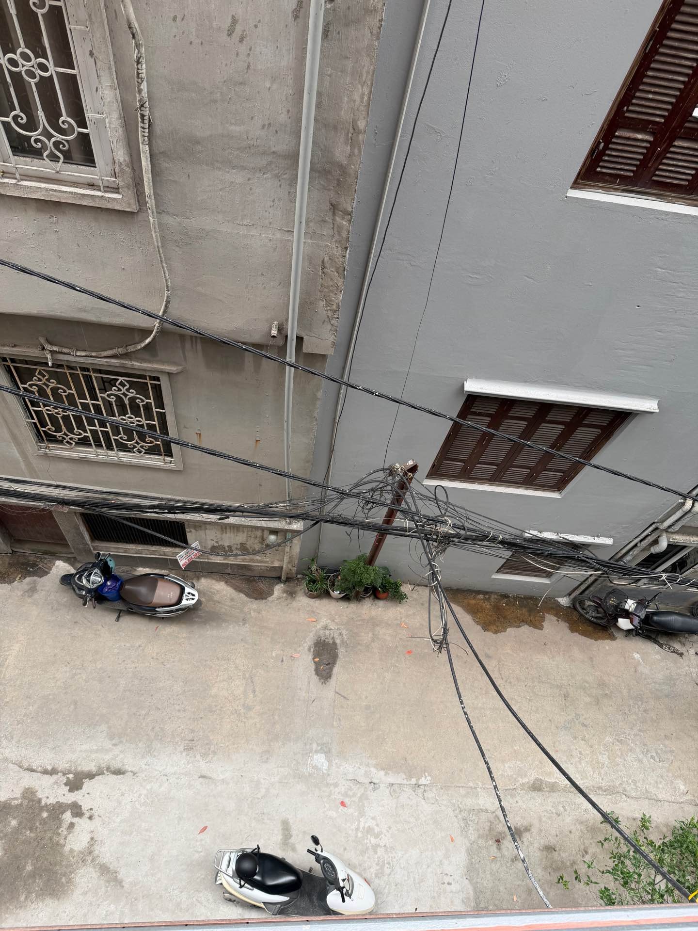 Bán nhà Chùa Láng - diện tích 101.1m2 10 tầng - Ô tô vào nhà - giá 53,9 tỷ