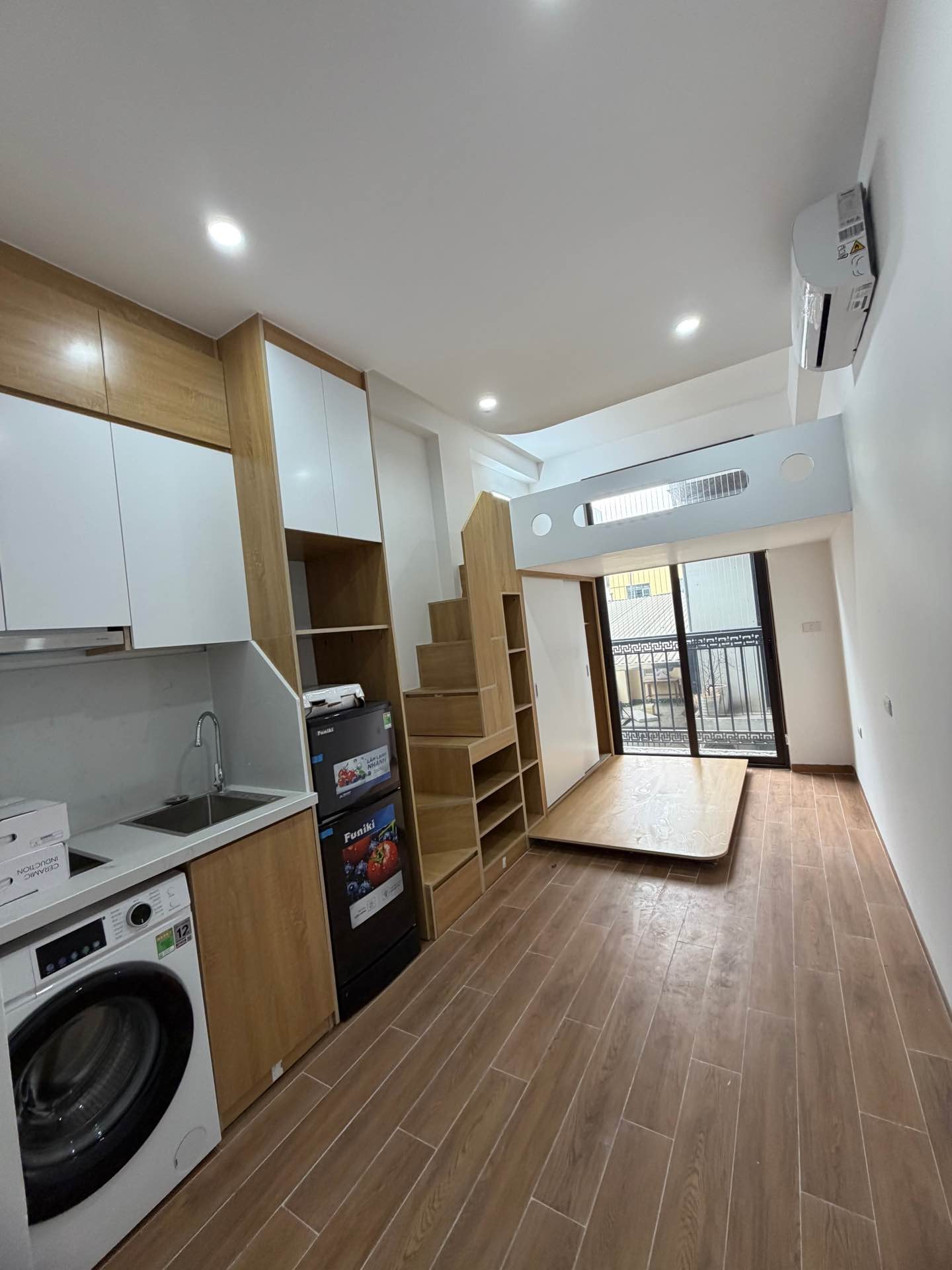 Bán nhà Chùa Láng - diện tích 101.1m2 10 tầng - Ô tô vào nhà - giá 53,9 tỷ