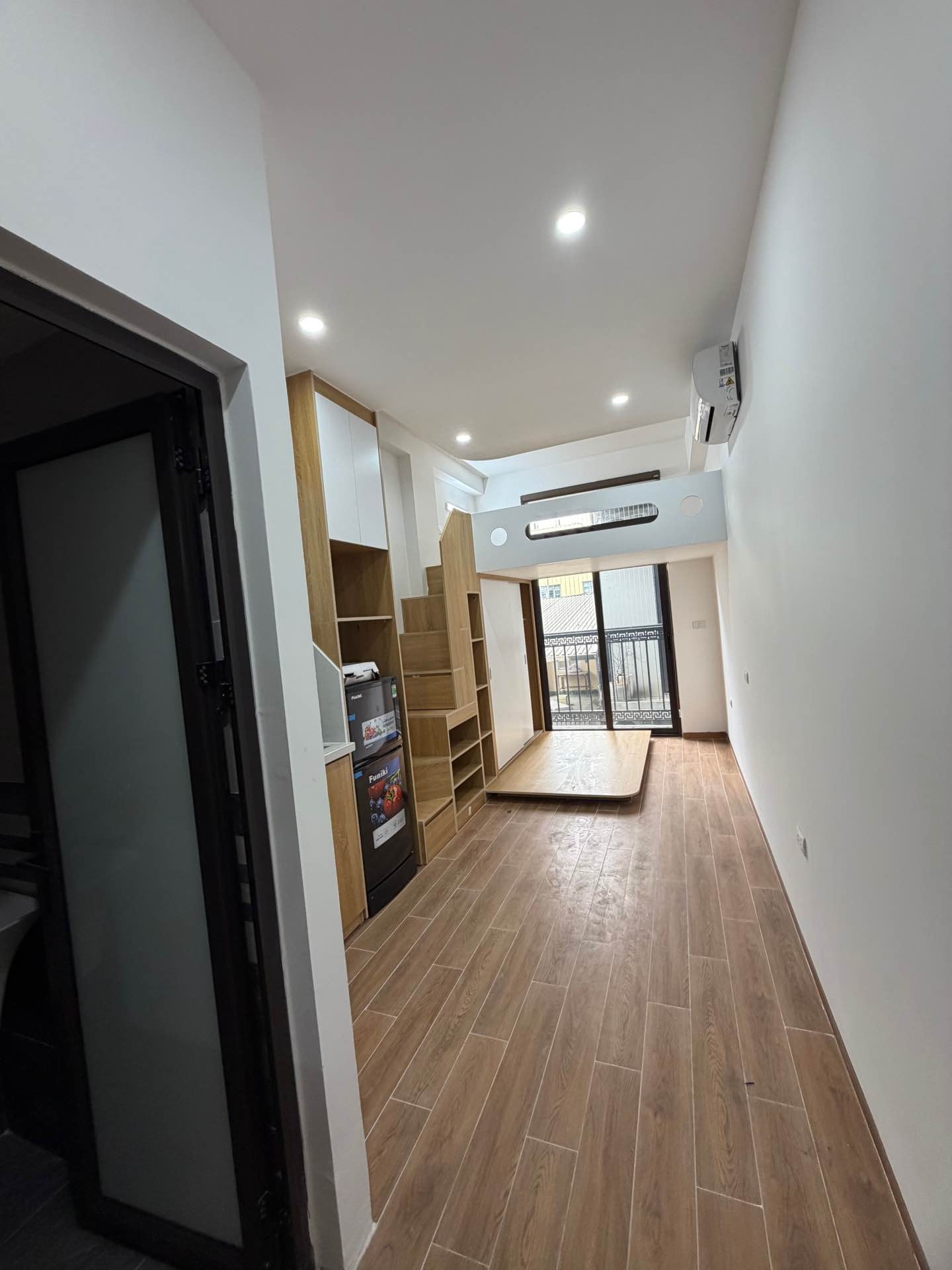 Bán nhà Chùa Láng - diện tích 101.1m2 10 tầng - Ô tô vào nhà - giá 53,9 tỷ