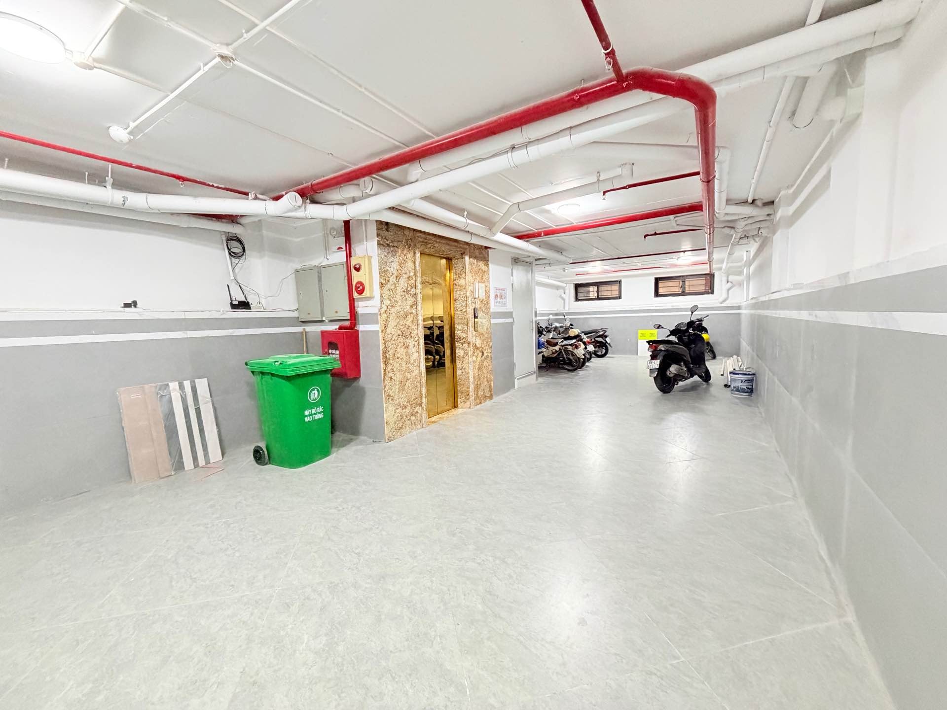 Bán nhà Chùa Láng - diện tích 101.1m2 10 tầng - Ô tô vào nhà - giá 53,9 tỷ