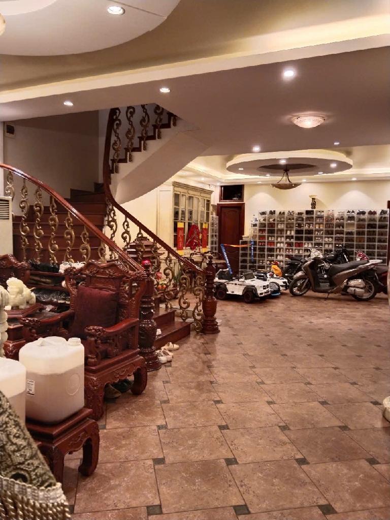 Bán nhà Đội Cấn - diện tích 108m2 5 tầng - Lô góc 2 mặt thoáng - giá 43 tỷ