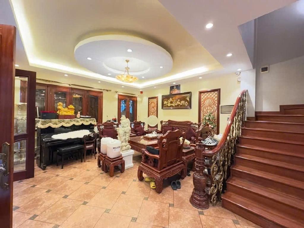 Bán nhà Đội Cấn - diện tích 108m2 5 tầng - Lô góc 2 mặt thoáng - giá 43 tỷ