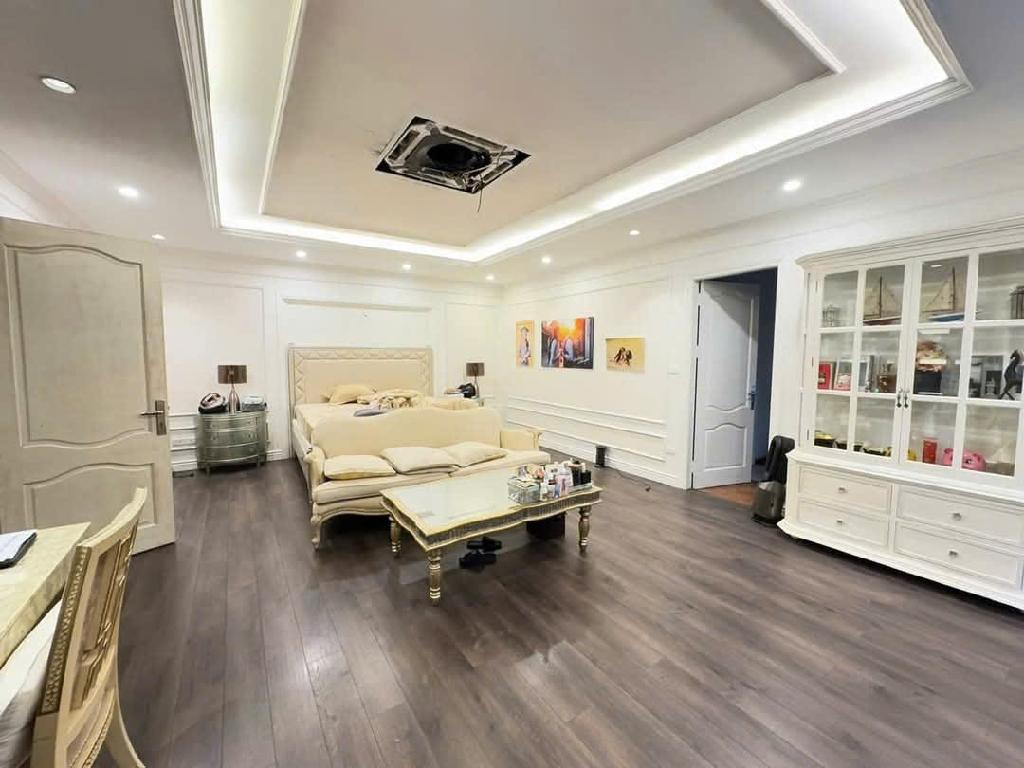 Bán nhà Đội Cấn - diện tích 108m2 5 tầng - Lô góc 2 mặt thoáng - giá 43 tỷ