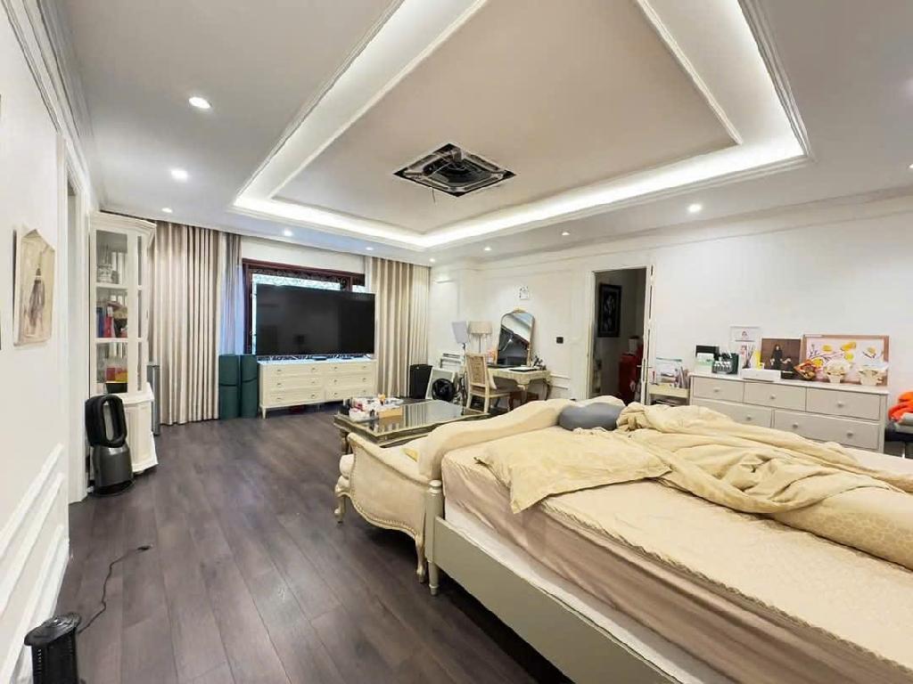 Bán nhà Đội Cấn - diện tích 108m2 5 tầng - Lô góc 2 mặt thoáng - giá 43 tỷ