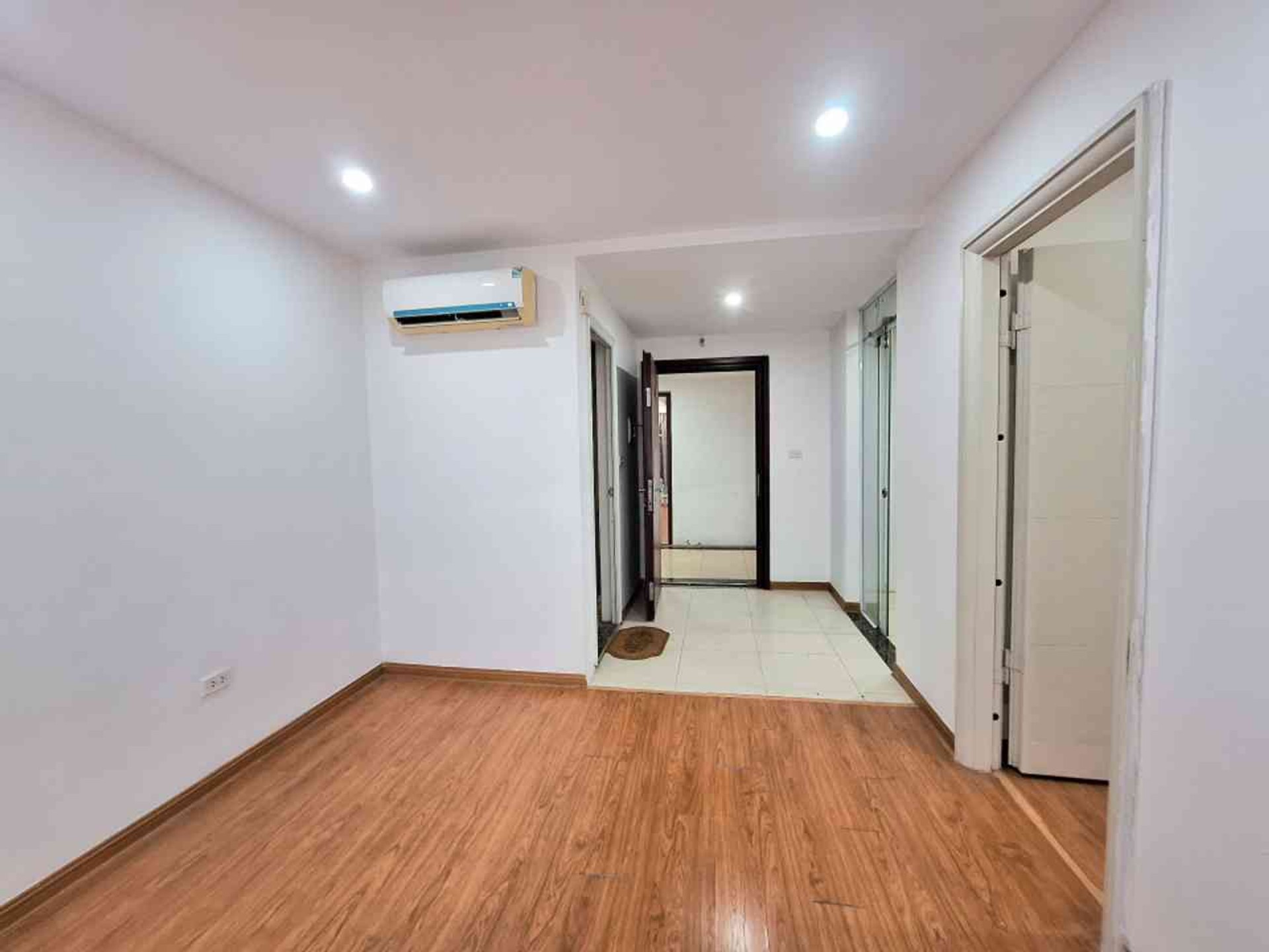 Bán nhà Tân Mai - diện tích 88m2 1 tầng - Căn góc 3 thoáng - giá 6,35 tỷ