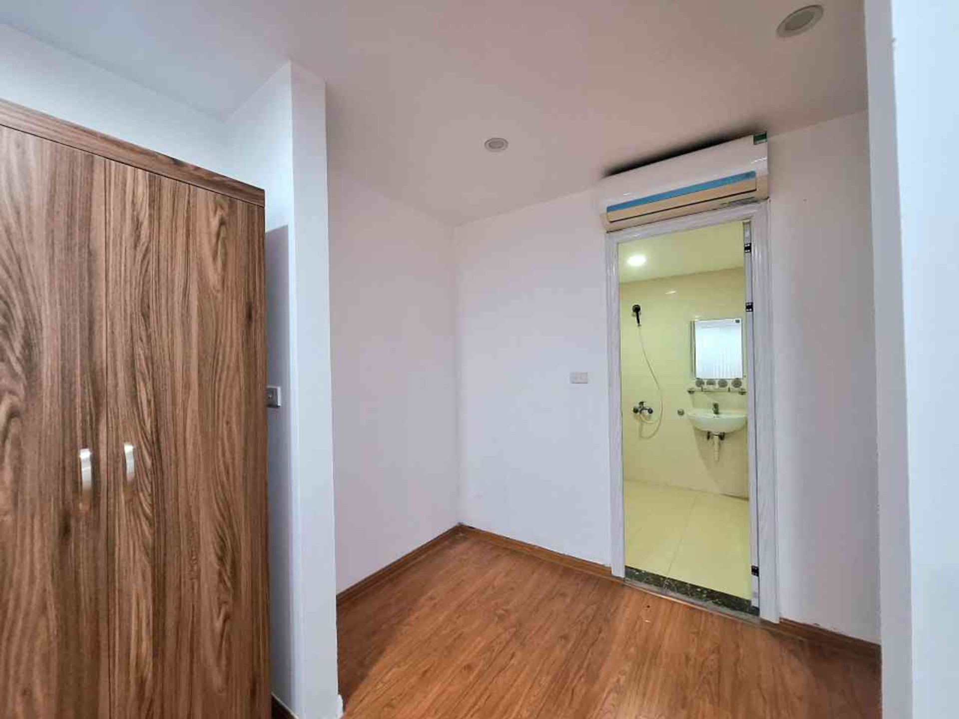 Bán nhà Tân Mai - diện tích 88m2 1 tầng - Căn góc 3 thoáng - giá 6,35 tỷ