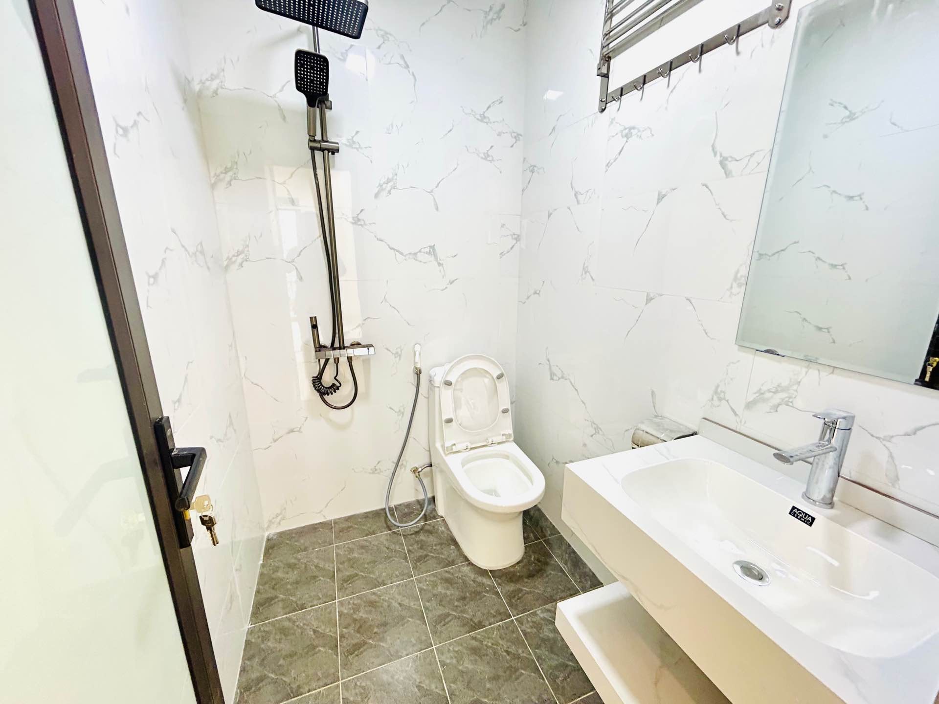 Bán nhà Yên Duyên - diện tích 60m2 5 tầng - Thang máy - giá 12,68 tỷ