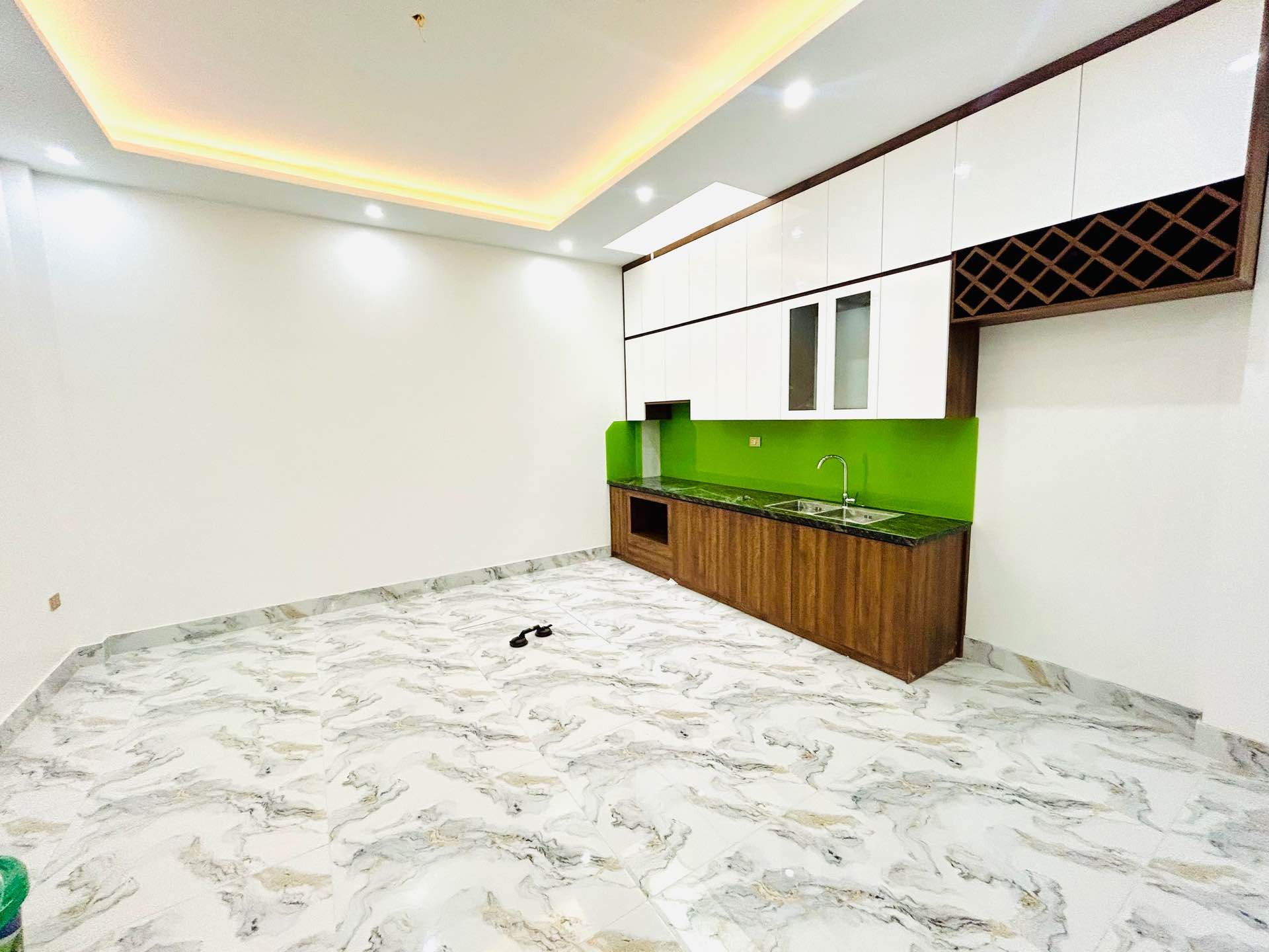 Bán nhà Yên Duyên - diện tích 60m2 5 tầng - Thang máy - giá 12,68 tỷ