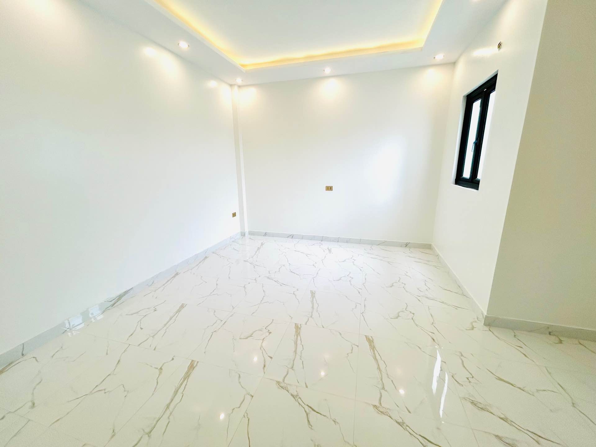 Bán nhà Yên Duyên - diện tích 60m2 5 tầng - Thang máy - giá 12,68 tỷ